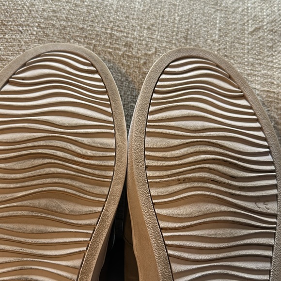 VIONIC womens slip on sneakers size 9 excellent condition - Picture 8 of 11